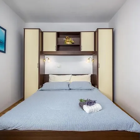 5235-6 In * Drenje (Istria)