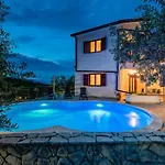 5235-6 In Apartmán *